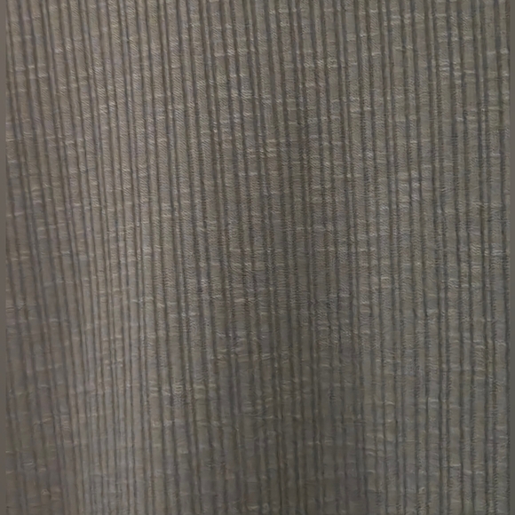 Old Navy V-Neck Top - Picture 2 of 6